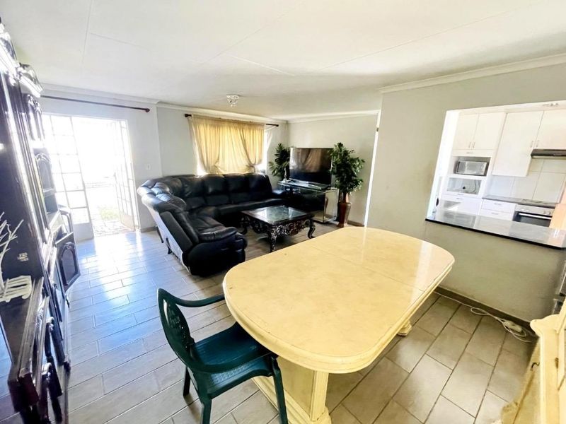 Spacious Family Home for Sale in Mulbarton - Photo 5