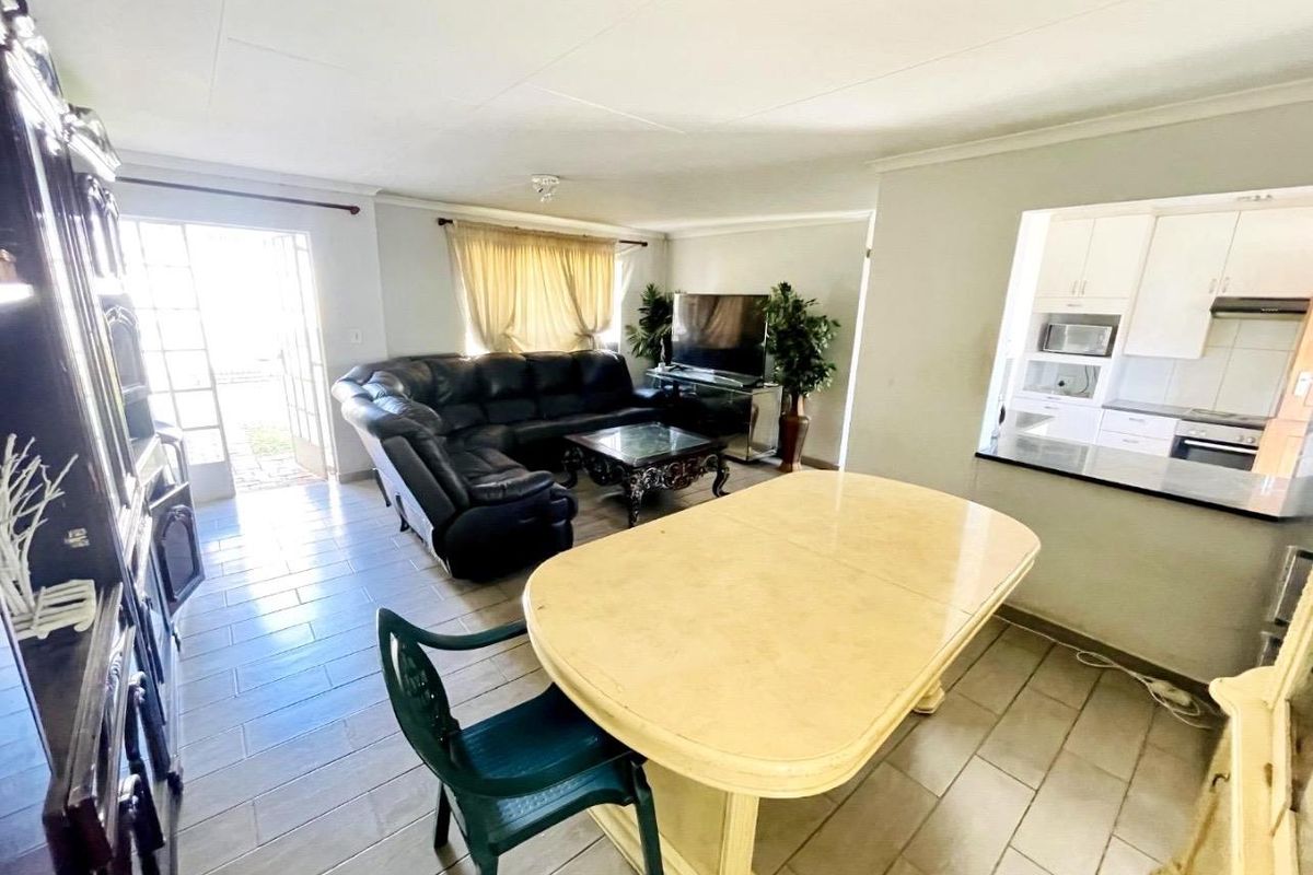 Spacious Family Home for Sale in Mulbarton - Photo 5