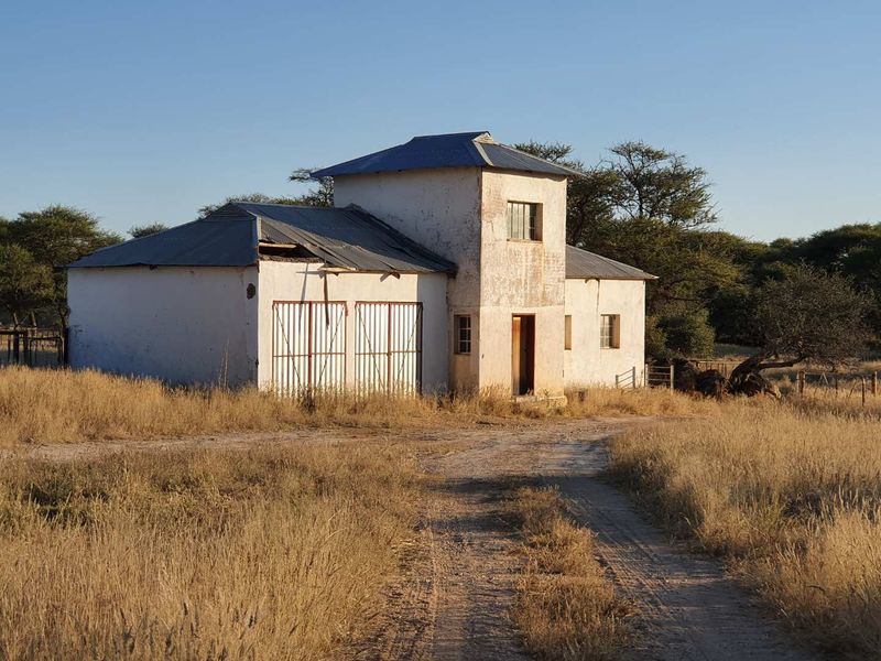 Farm for Sale – 5,500 ha in Otjizondjupa Region - Photo 10