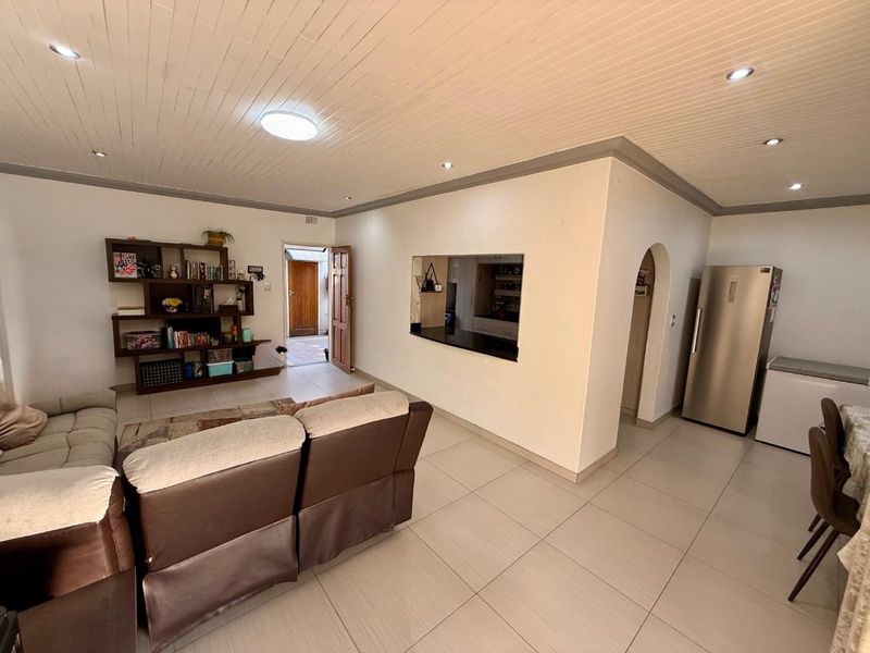Beautiful 3 bedroom Townhouse for sale - Photo 9