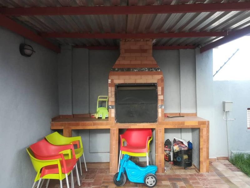 Okahandja- For Sale Neat 3 Bedroom House - Photo 2