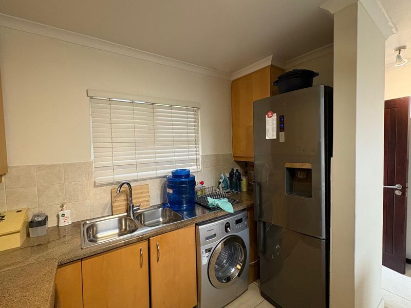Charming 3-Bedroom Apartment at The Plum, Hyde Park - Photo 7