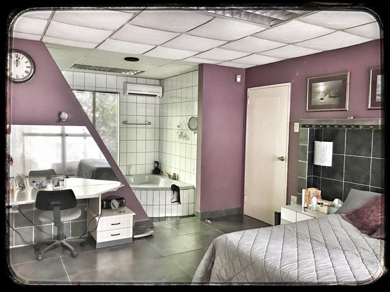 Modern 5 Bedroom Family House For Sale - Grootfontein - Photo 3