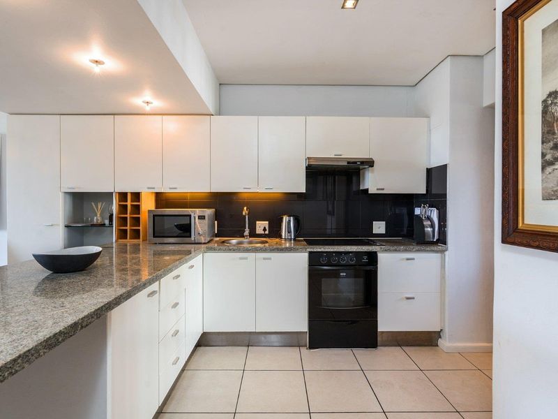 Scarce 3 Bedroom Apartment in the heart of De Waterkant - Photo 7