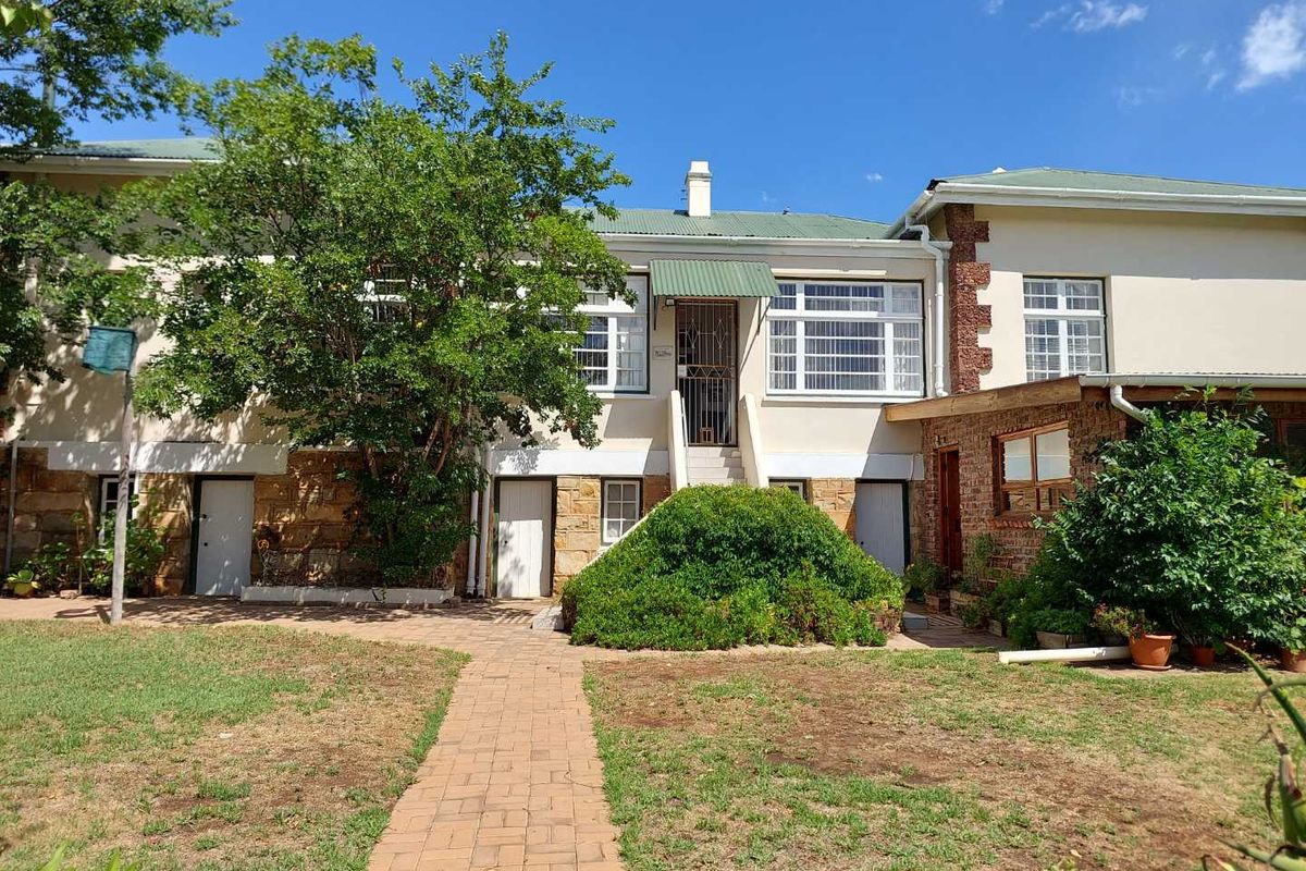 Charming Cape Dutch Family Home with Timeless Character - Photo 5