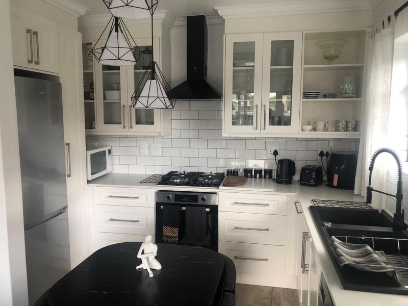1 Bedroom garden flat (6 - 12 months rental period) - Photo 3