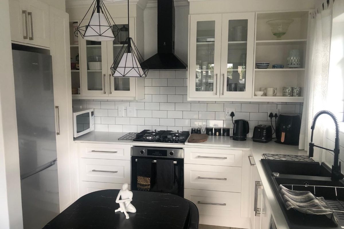 1 Bedroom garden flat (6 - 12 months rental period) - Photo 3