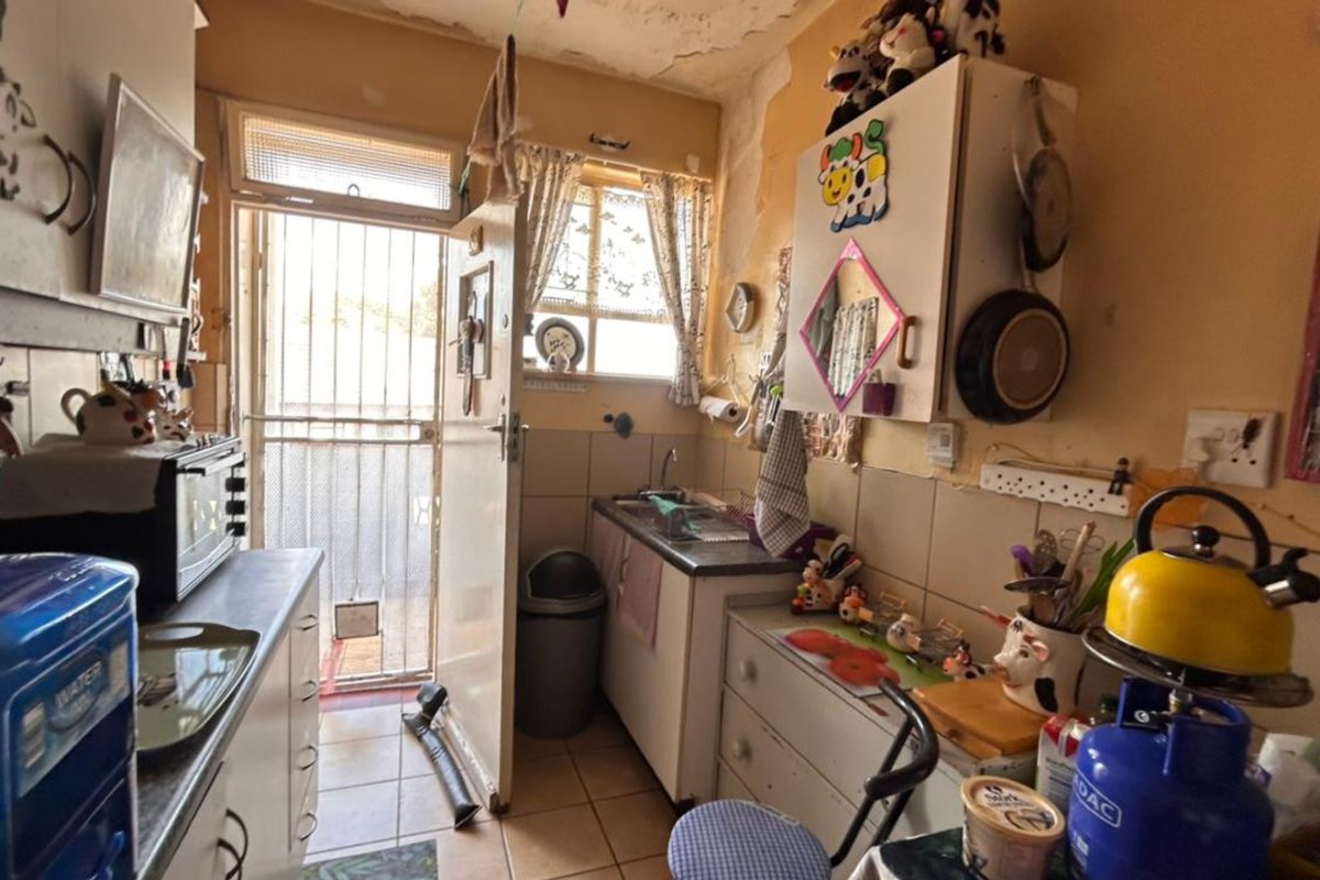 Bachelor Apartment in Secure Portofino Estate – Rhodesfield - Photo 2