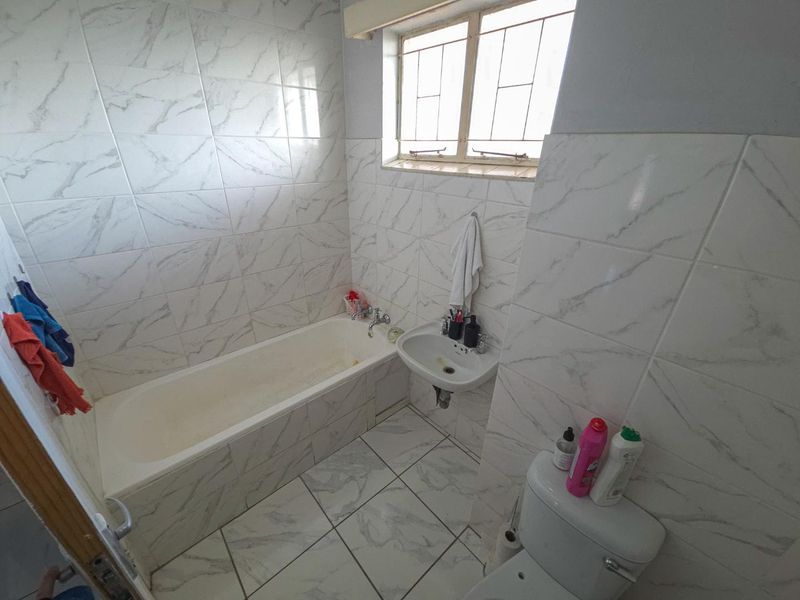 1.5 Bedroom Apartment Available in Waverley - Photo 9