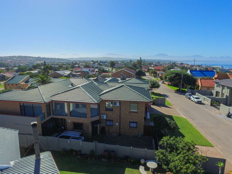 Spacious family residence in Hartenbos - Photo 6