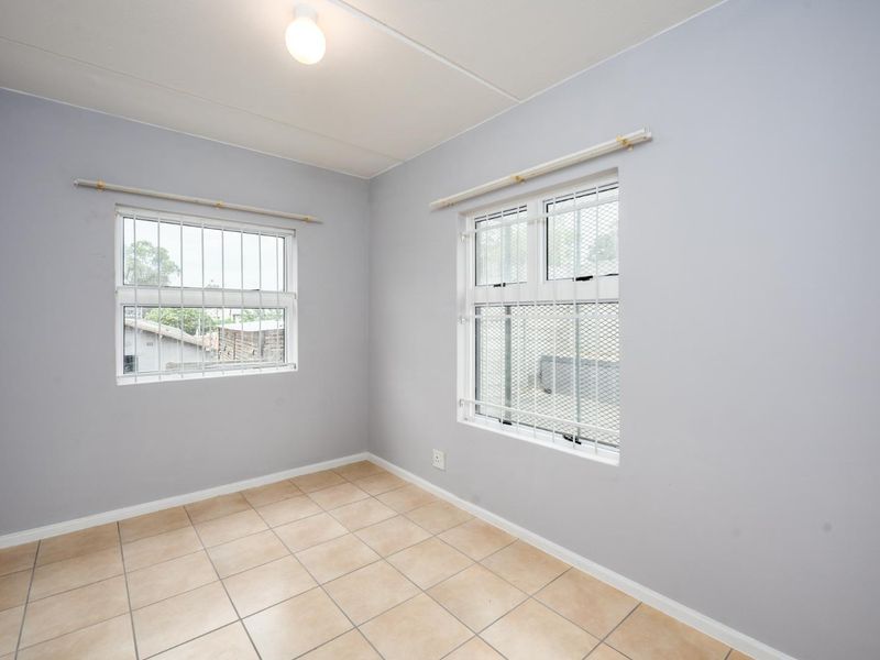 Beautiful & Secure 2-Bedroom Apartment (2 units available) in Cloetesville, Stellenbosch - Photo 7