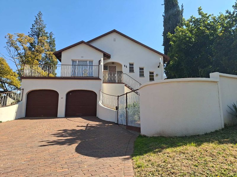 Solid Home in Mulbarton. Bargain at R1,695M - Photo 1