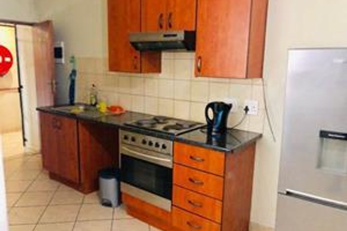 Bachelor apartment in Hazeldean. - Photo 5