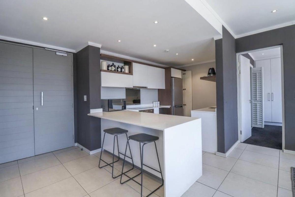 A FULLY FURNISHED HOTEL APARTMENT - Photo 2