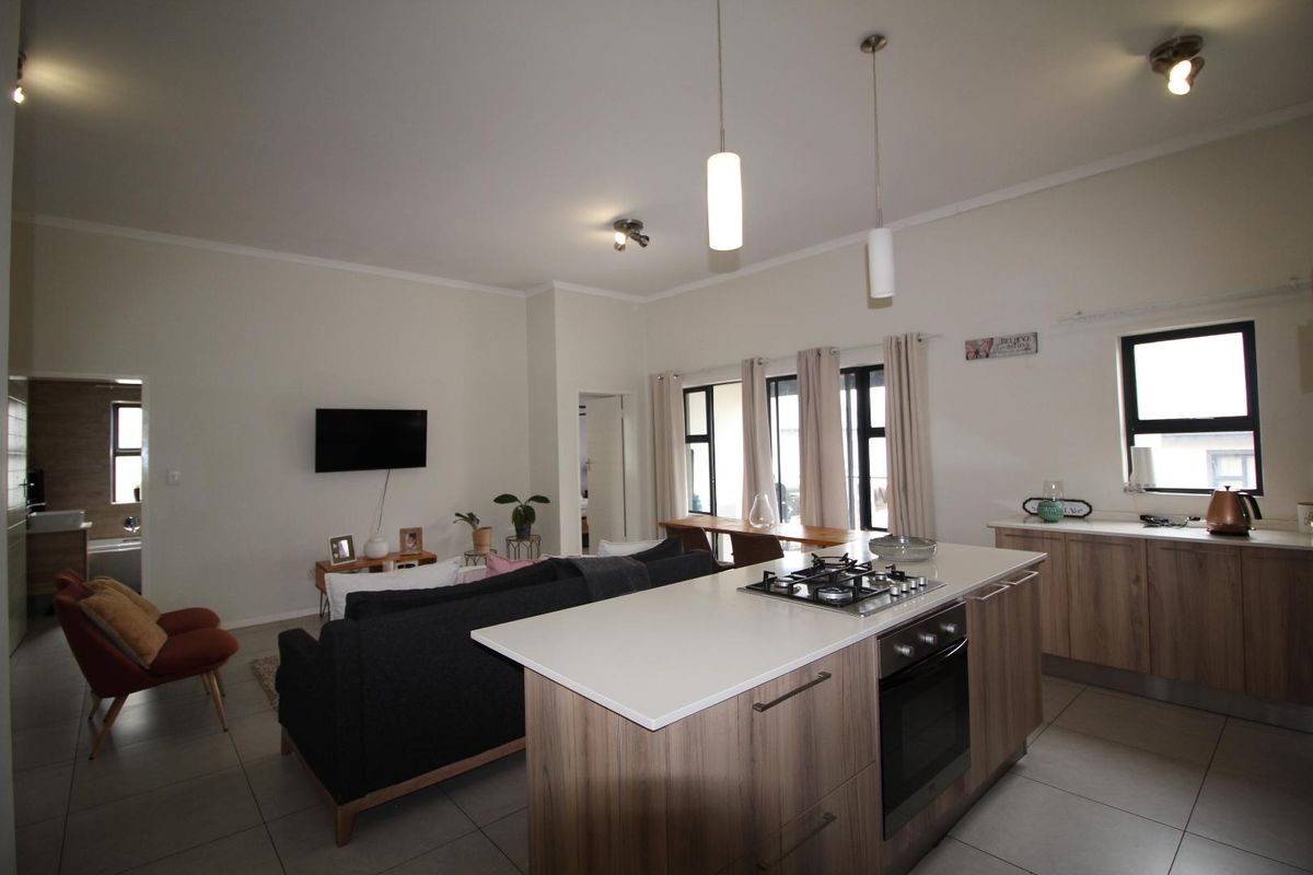 Modern, Spacious 3 Bedroom, 2 Bathroom In Security Estate - Photo 3