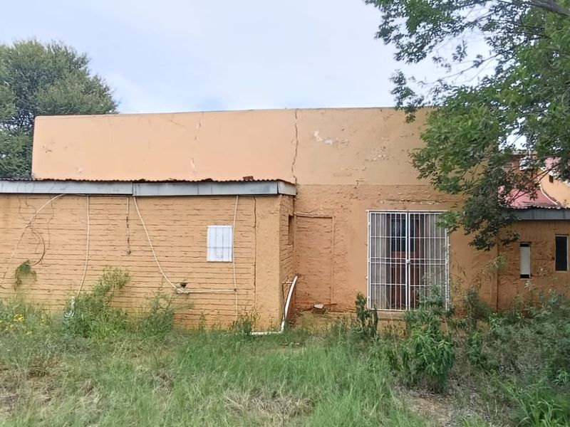 DESIGN YOUR OWN MILTIFARIOUS DUBBELSTORY HOUSE. STRONG WATER. LARGE WOKSHOP. VIEW  TO PLAN. - Photo 7