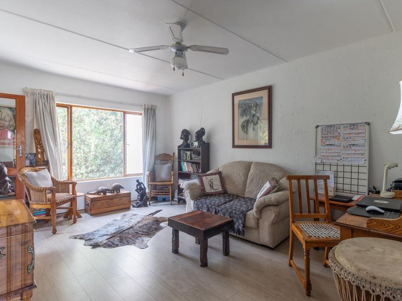 1 Bed 1 Bath for Sale in Benmore, Sandton - Photo 2
