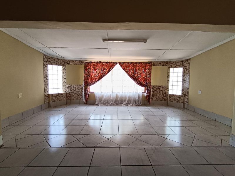 Spacious Family Haven in Hospitaalpark Awaits You - Photo 4