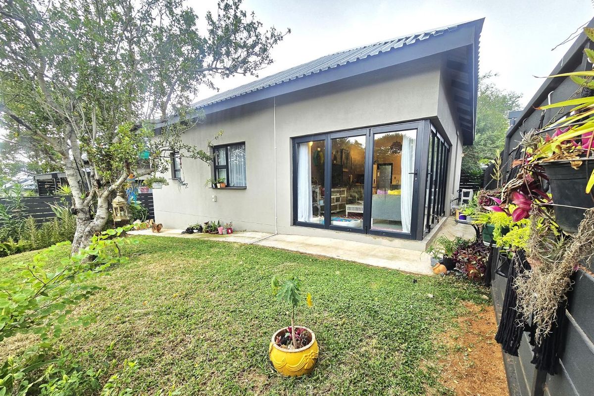 Unique Greenbelt Home with Luxury Finishes – Zandspruit Valley - Photo 3