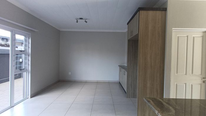 Property #2411733, Apartment For Sale in Pioniers Park Ext 1