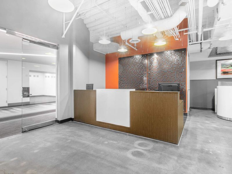 Serviced office space for 10 persons in Regus Surrey Avenue - Photo 3