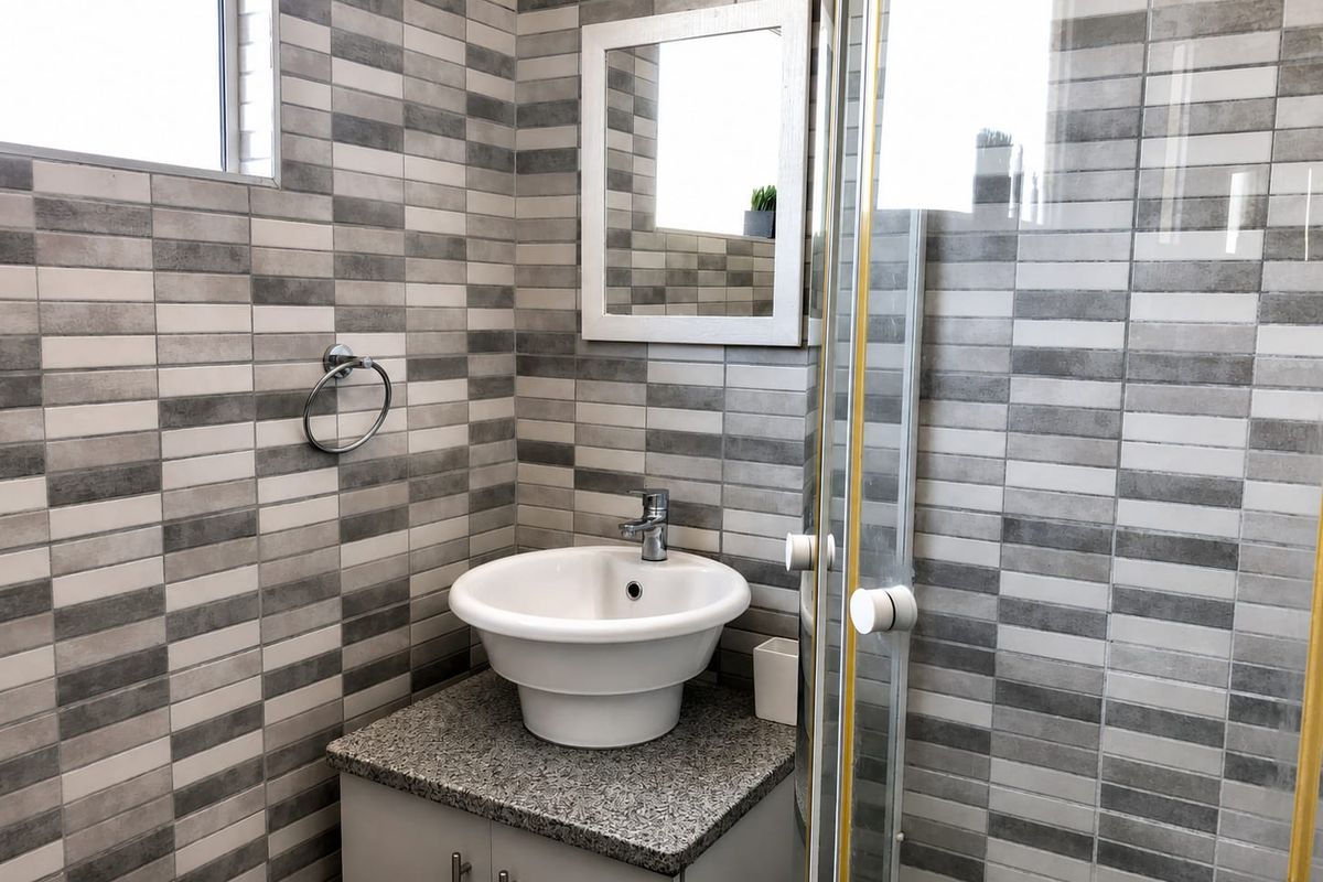 Classic Two Bedroom, One Bathroom for Sale - Photo 4