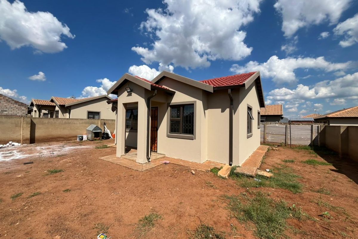 NEW RELEASE ON THIS ESTATE - COME QUICK AND HAVE A LOOK !!! - Photo 2