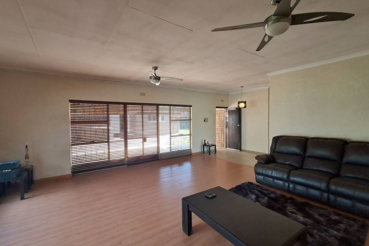 Main House & Cottage: Ideal for Family & Guests! - Photo 2