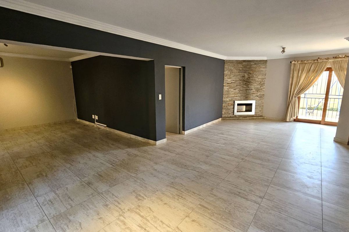 4 Bedroom Family Home With Pool In Melodie Hartbeespoort - Photo 5