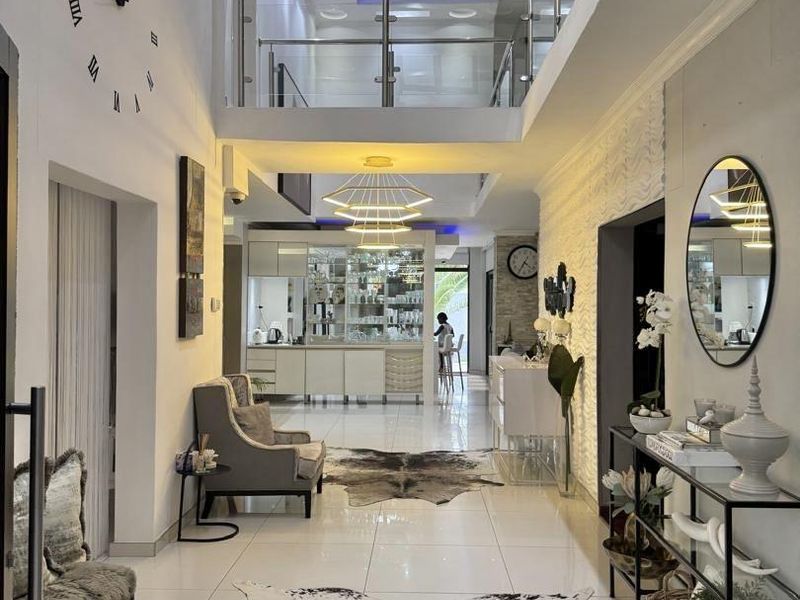 5 Bedrooms House For Sale in Auasblick - Photo 8