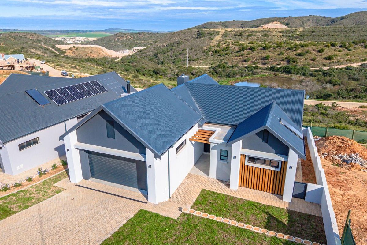 Brand-New 3-Bedroom Single-Storey Home | No Transfer Duty | Outeniquasbosch Wildlife Village - Photo 2