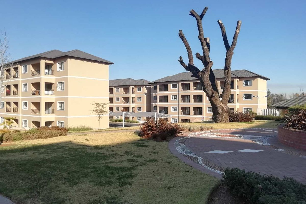 MODERN 2-BEDROOM APARTMENT FOR SALE – LILIANTON, BOKSBURG - Photo 2