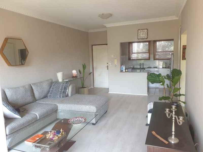 2 BEDROOM APARTMENT TO RENT IN OAKLANDS - Photo 3