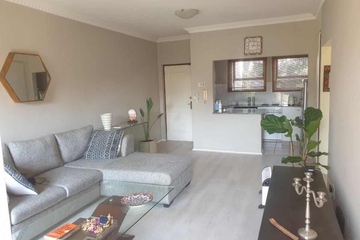 2 BEDROOM APARTMENT TO RENT IN OAKLANDS - Photo 3