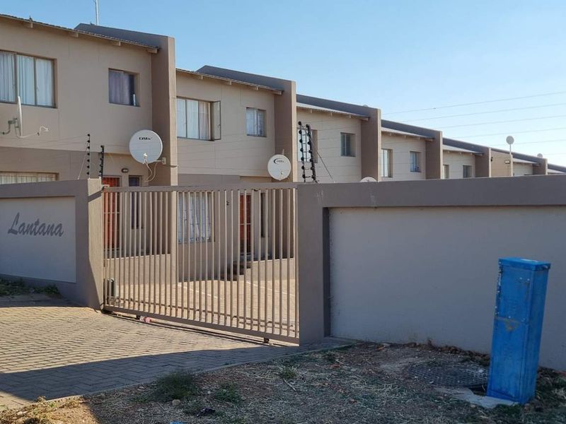 Khomasdal 2 bedroom townhouse - Photo 8