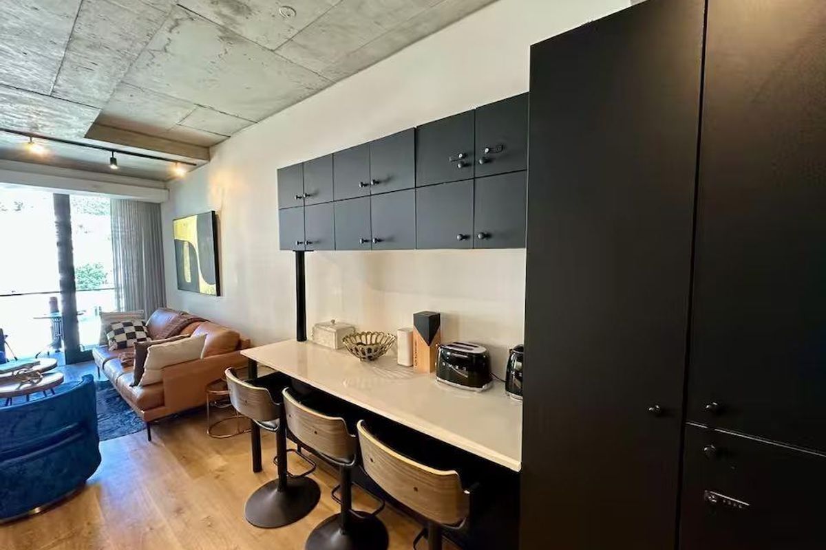Stylish Apartment at Station House - Photo 2