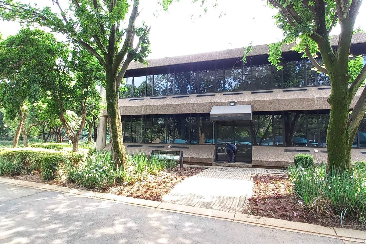 2,633m2 Office Block To Let in Isando Business Park - Photo 3