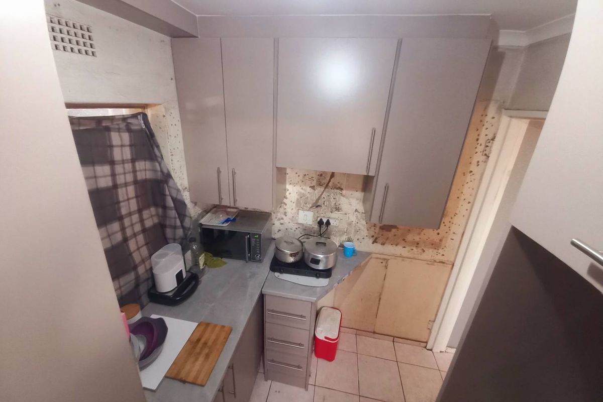 Three bedrooms house for sale in Atteridgeville - Photo 5