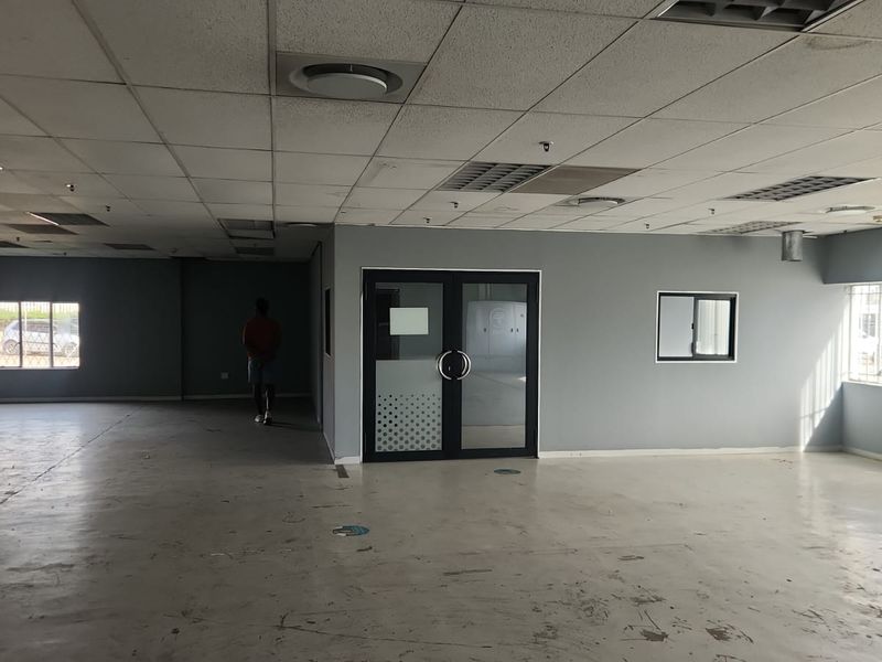 Commercial Property to let in Pinetown - Photo 4