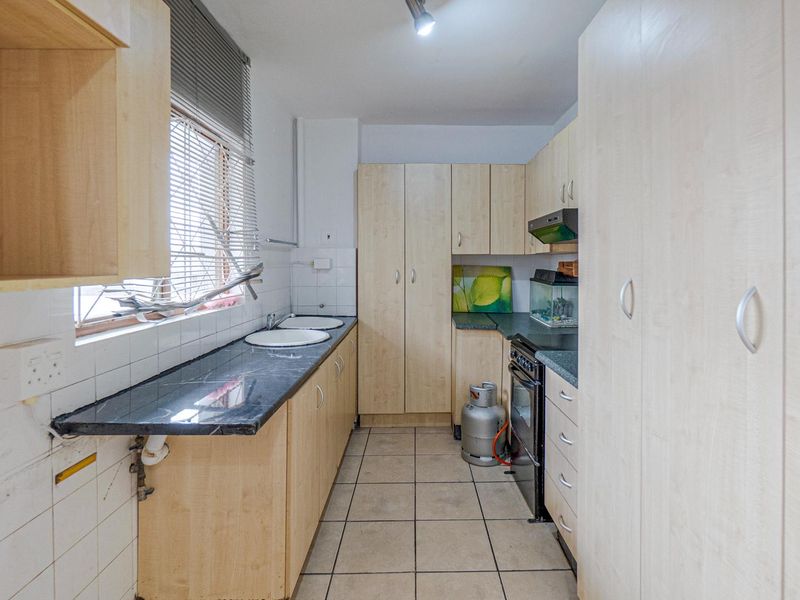 Spacious with sea views - Photo 8