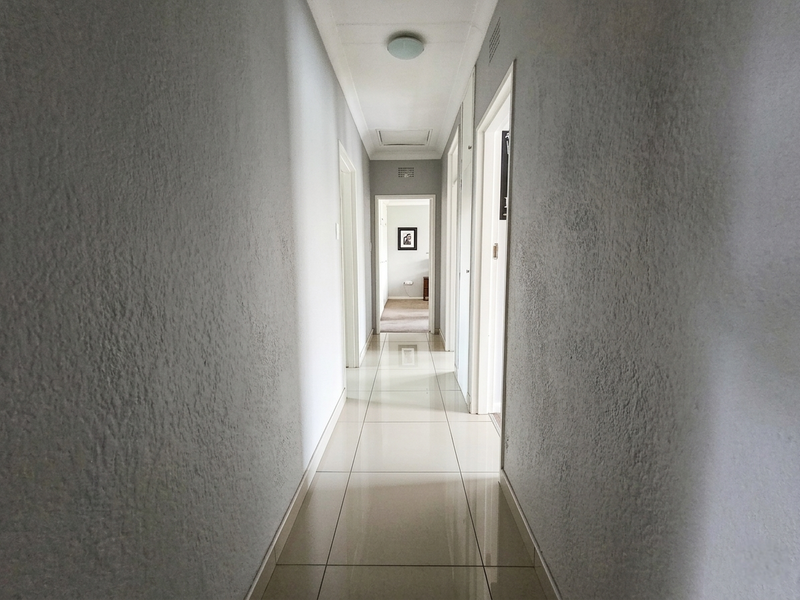 Modern Family Home with Entertainment Area & Pool in Prime Verwoerdpark Location - Photo 9