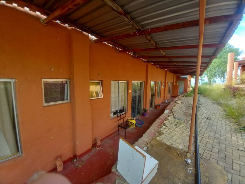 Renovators  Dream  - Price Negotiable - Photo 7