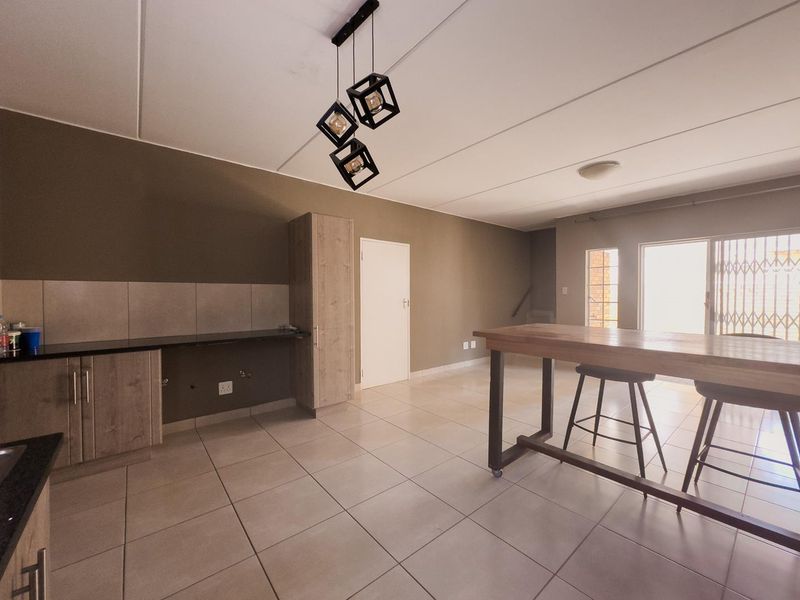2 Bedroom Duplex With A Private Garden - Photo 7
