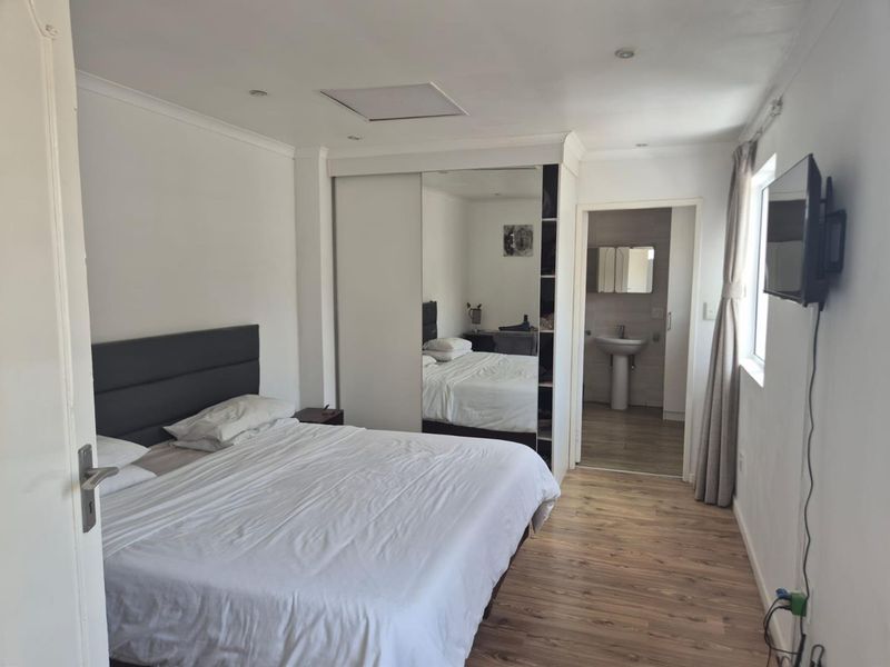 1 BEDROOM FURNISHED DUPLEX COTTAGE TO RENT IN PARKTOWN NORTH - Photo 2