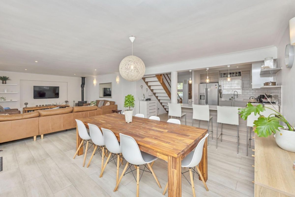 Rare, Spacious Family Home - Flatlet, Home Business Space & Exceptional Entertainment - Photo 5