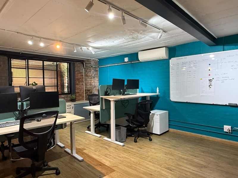 Dual Entrance 346m2 unit to let in De Waterkant - Photo 7