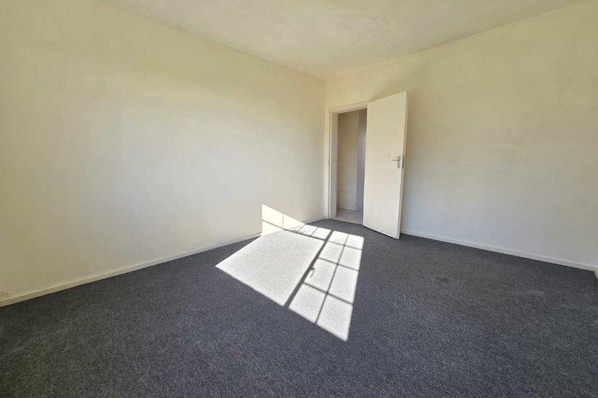 Lock-Up and Go Convenience - Photo 2