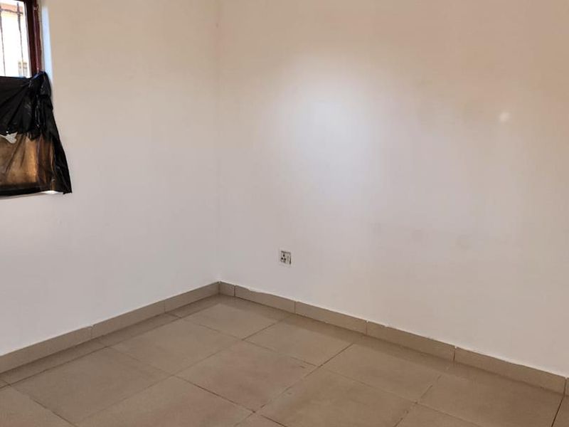 2 Bedrooms House to Rent in Graceland - Photo 10