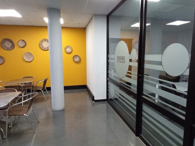 215m2 Isando Office To Let - Photo 4