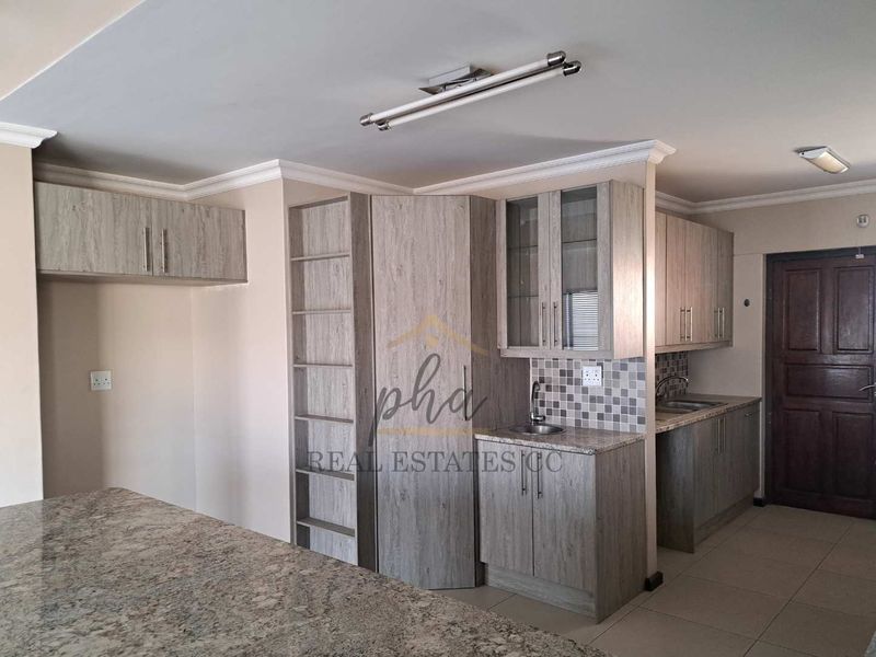 Walvis Bay: 4 Bedr Home with HUGE garage space is for Sale - Photo 9